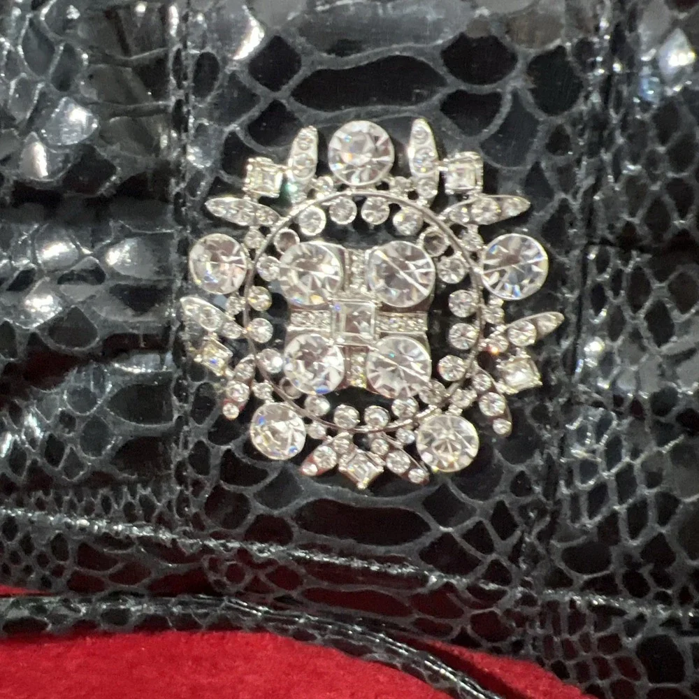 IMAN‎ Ruffle Clutch Black Purse Shoulder strap  Rhinestones Snap excellent - Picture 4 of 15